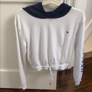 cropped tommy hilfiger sweatshirt